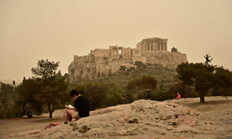 Αφρικανική σκόνη: «Καμπανάκι» για τις ευπαθείς ομάδες – Πώς μπορείτε να προφυλαχθείτε