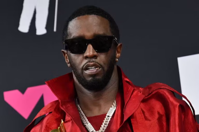 Δίκη Diddy: Η νέα κατάθεση πρώην συντρόφου του για τις σεξουαλικές του εμμονές (video)