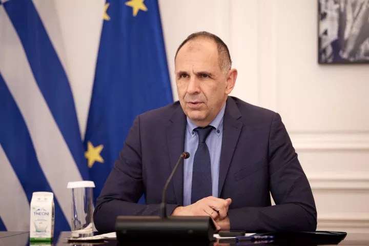 Γεραπετρίτης: Ανήκουστοι οι ισχυρισμοί περί εκκωφαντικής σιωπής της κυβέρνησης για τη Γάζα