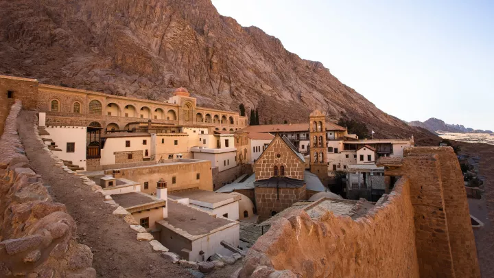 Δεσμεύσεις για τη Μονή της Αγίας Αικατερίνης του Σινά: Οι αντιδράσεις και οι σχέσεις Ελλάδας-Αιγύπτου