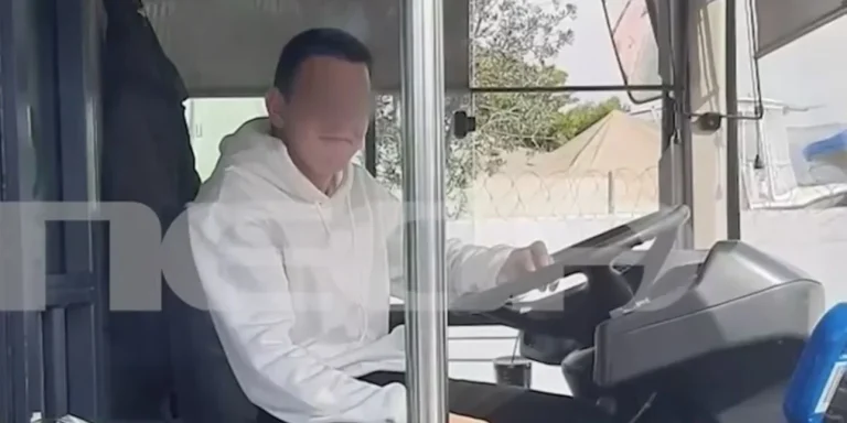 Τι είπε ο πατέρας του 17χρονου που άρπαζε τα βρέφη στις Αρχές (video)