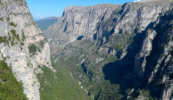 Χωρίς τις αισθήσεις της βρέθηκε 25χρονη τουρίστρια στο Φαράγγι του Βίκου