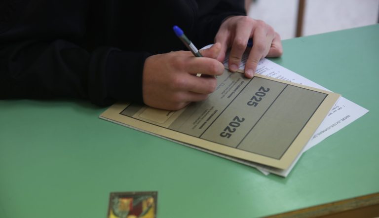 Συνεχίζουν τα ΕΠΑΛ τις Πανελλήνιες: Τα σημερινά μαθήματα