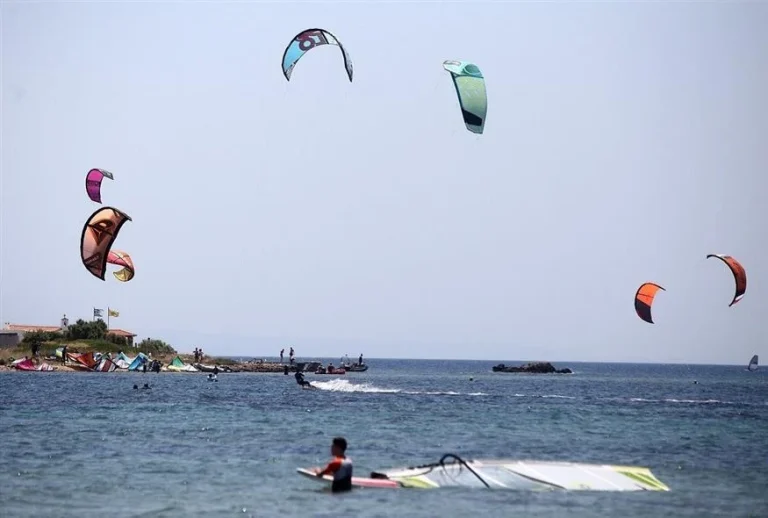 Τέλος τα θαλάσσια σπορ και jet ski στις παραλίες της Αττικής – Δείτε αναλυτικά