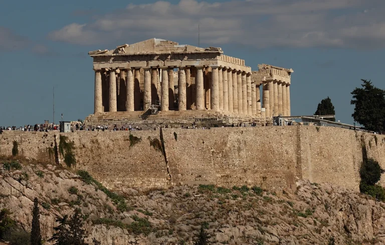 «Καθάρισε» η Ακρόπολη μετά από 15 χρόνια! (photo)