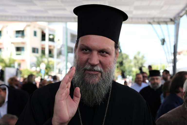 «Εκκλησία είμαστε όλοι, δεν είναι ο παπάς εκκλησία»