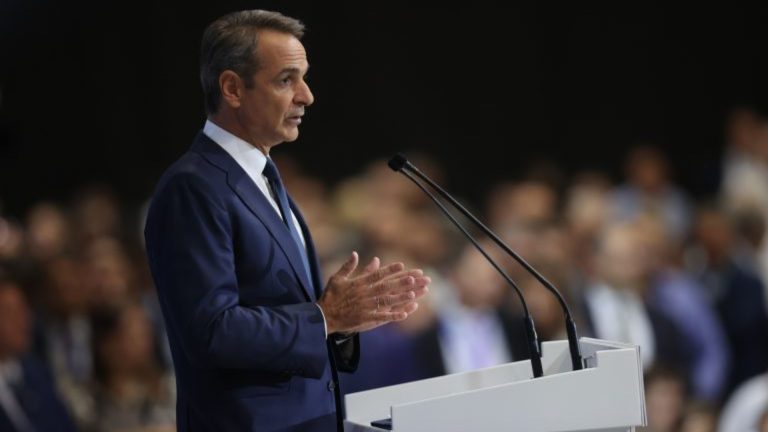 Bloomberg: Φοροελαφρύνσεις για τη μεσαία τάξη ετοιμάζει η κυβέρνηση
