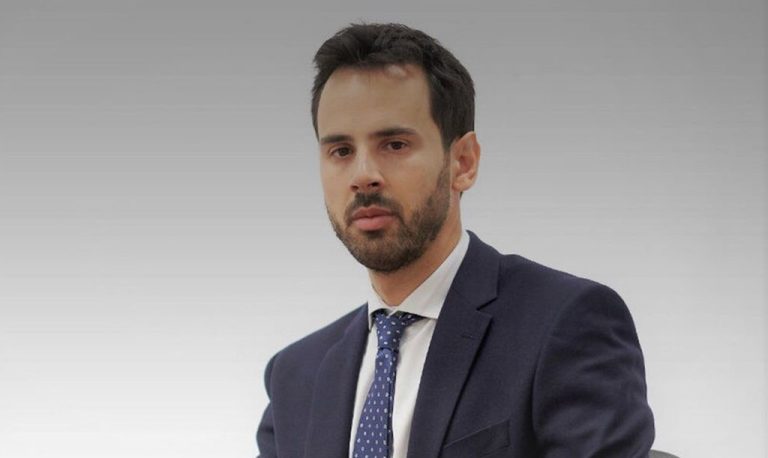 Nα προστατεύσουμε τη Δημοκρατία από τον λαϊκισμό και τα fake news