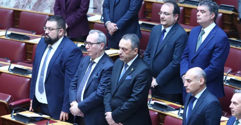 «Αποβολές» με άρωμα… Σπαρτιατών: Οι αλλαγές που έρχονται στη Βουλή
