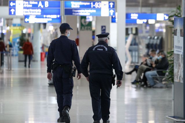 Συλλήψεις σε Χίο και «Ελ. Βενιζέλος» για πλαστογραφία εγγράφων και παραβάσεις κώδικα μετανάστευσης