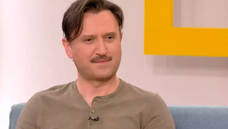 Η συγγνώμη του Αργύρη Αγγέλου για τη φωτογραφία μετά την κηδεία του Γεράσιμου Μιχελή (video)