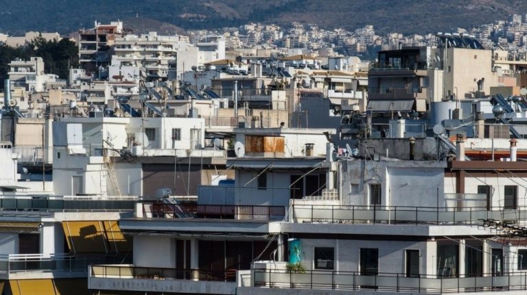 E9: Ποιοι πρέπει να υποβάλλουν νέα δήλωση στην εφορία
