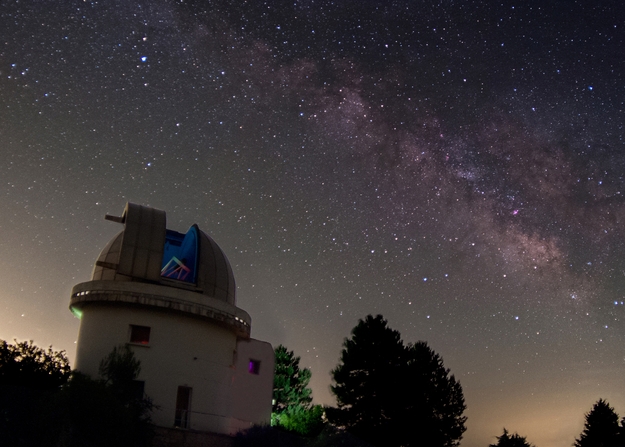 Πώς Έλληνες επιστήμονες σχεδιάζουν βλέποντας τη Σελήνη την άμυνα της Γης!