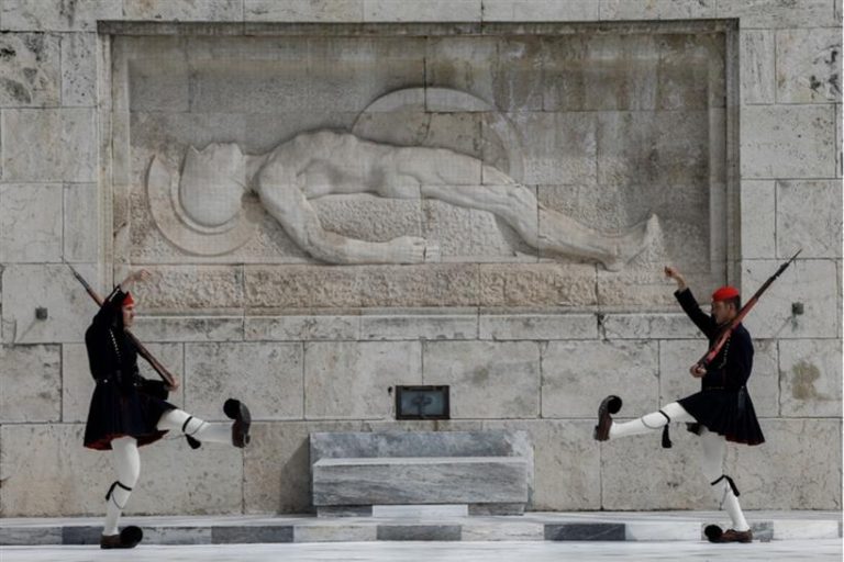 Υπερψηφίστηκε η τροπολογία για το Μνημείο του Άγνωστου Στρατιώτη