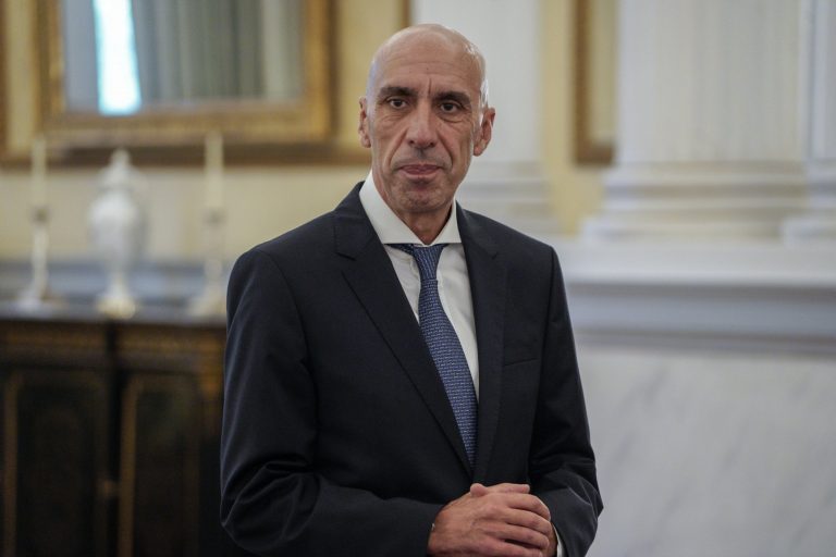 Δασμοί στα μικροδέματα: Ηχηρή στήριξη Μπρατάκου στην παρέμβαση Πιερρακάκη στο ECOFIN