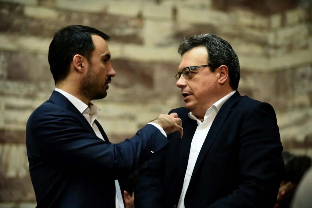 Νέος «έρωτας» για ΣΥΡΙΖΑ και Νέα Αριστερά παρά τα μπρος πίσω