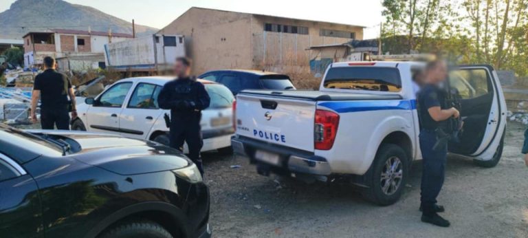 Μεγάλη αστυνομική επιχείρηση στον Ασπρόπυργο – 17 συλλήψεις (photo+video)