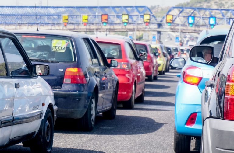 Τα έκτακτα μέτρα της τροχαίας για τη σημερινή έξοδο