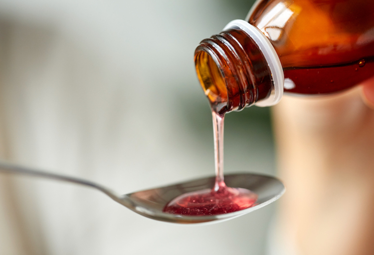 Ντροπή! Φαρμακοποιός πούλησε σε οικογένεια ληγμένο σιρόπι για βρέφος!