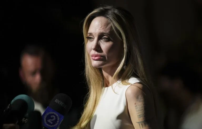 Το βίντεο της Αντζελίνα Τζολί με την… περίεργη συμπεριφορά της σε σωματοφύλακά της (video)
