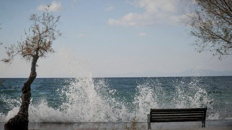 Θυελλώδεις άνεμοι και θερμοκρασίες έως 35 βαθμούς Κελσίου