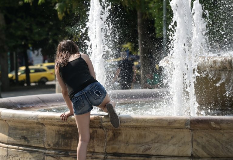 Ανεβαίνει η θερμοκρασία- Ισχυροί άνεμοι έως 7 μποφόρ