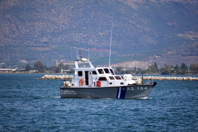 Κατερίνη: Λέμβος με τέσσερις επιβαίνοντες ανατράπηκε στην Ολυμπιακή Ακτή