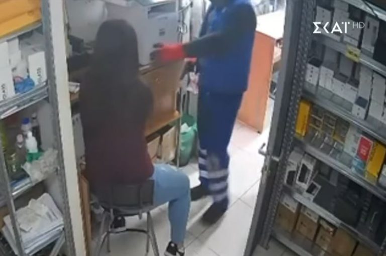 Βίντεο ντοκουμέντο από ληστεία σε κατάστημα με κινητά!