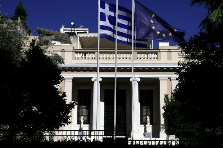 Μίνι ανασχηματισμός με μήνυμα συνέχειας: Κώτσηρας στις Μεταφορές, Χατζηβασιλείου στο ΥΠΕΞ, Μαρκόπουλος στο Οικονομικών