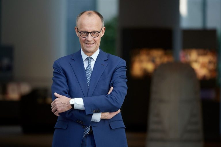 Μερτς: «Ανακουφισμένος» από το πιθανό τέλος του «τρομοκρατικού» καθεστώτος στο Ιράν, δηλώνει ο Γερμανός καγκελάριος (video)