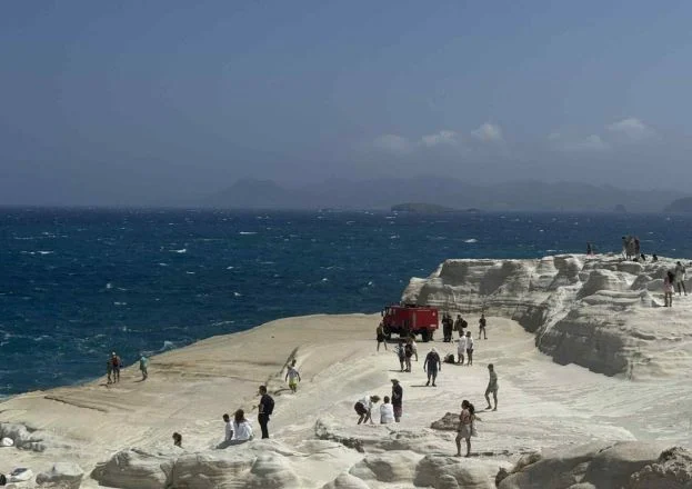 Τραγωδία στην Μήλο: Νεκροί 2 τουρίστες στο Σαρακήνικο