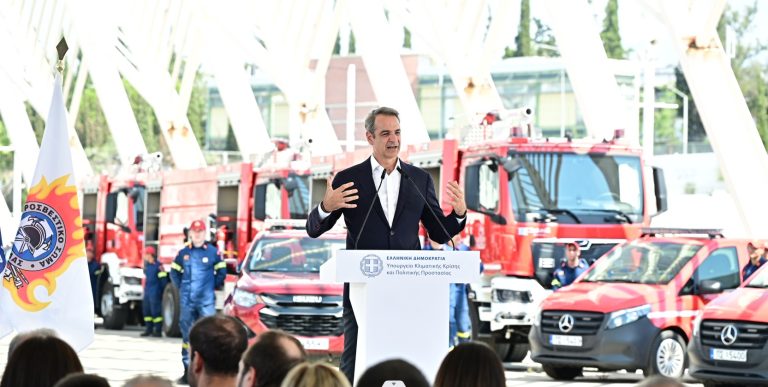 Μητσοτάκης από την παράδοση νέων οχημάτων στην Πυροσβεστική: Ο σχεδιασμός αποδίδει (video)