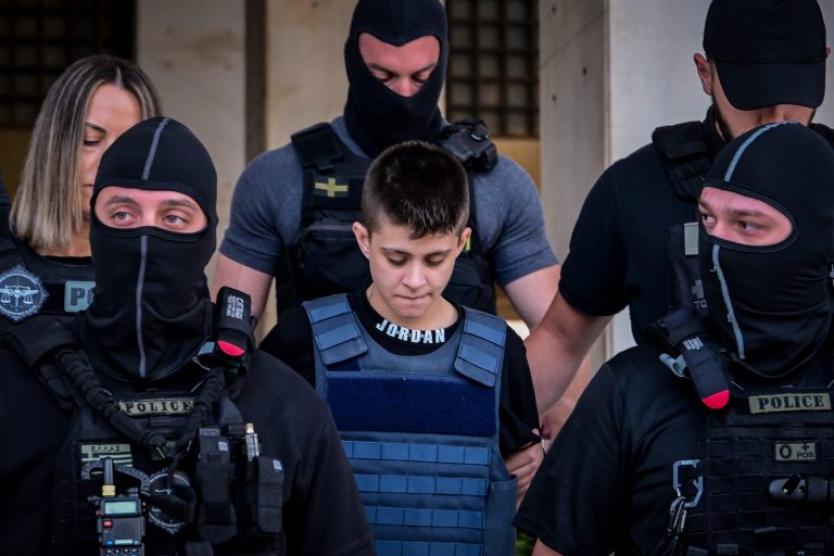Οι πρώτες δηλώσεις Μουρτζούκου από τη φυλακή: Θέλω τον Παναγιωτάκη πίσω (video)