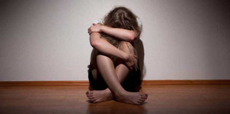 Σεξουαλική παρενόχληση 24χρονης από συνάδελφο της