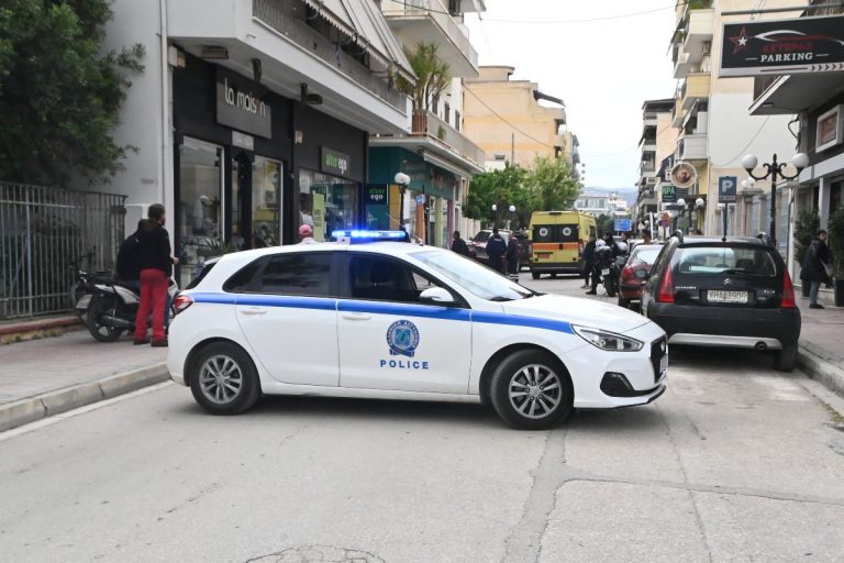 Εισέβαλε σε σπίτι ηλικιωμένου τον χτύπησε και όταν συνελήφθη πέθανε!