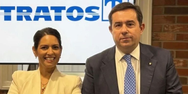 Νότης Μηταράκης: Το «ελληνικό μοντέλο» στην μετανάστευση στους Συντηρητικούς της Βρετανίας (photo)