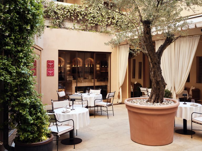 Patio: Aυλή υψηλής γαστρονομίας με αστέρι Michelin και farm-to-table φιλοσοφία