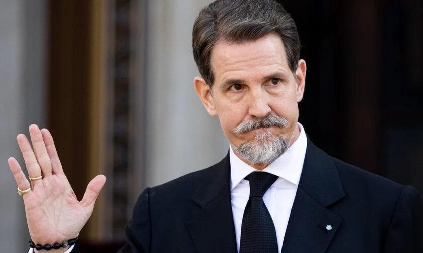 «Τελεία και παύλα» από τον Ντε Γκρες: Το τι θα γίνει με τον στρατό είναι δικό μας θέμα (video)