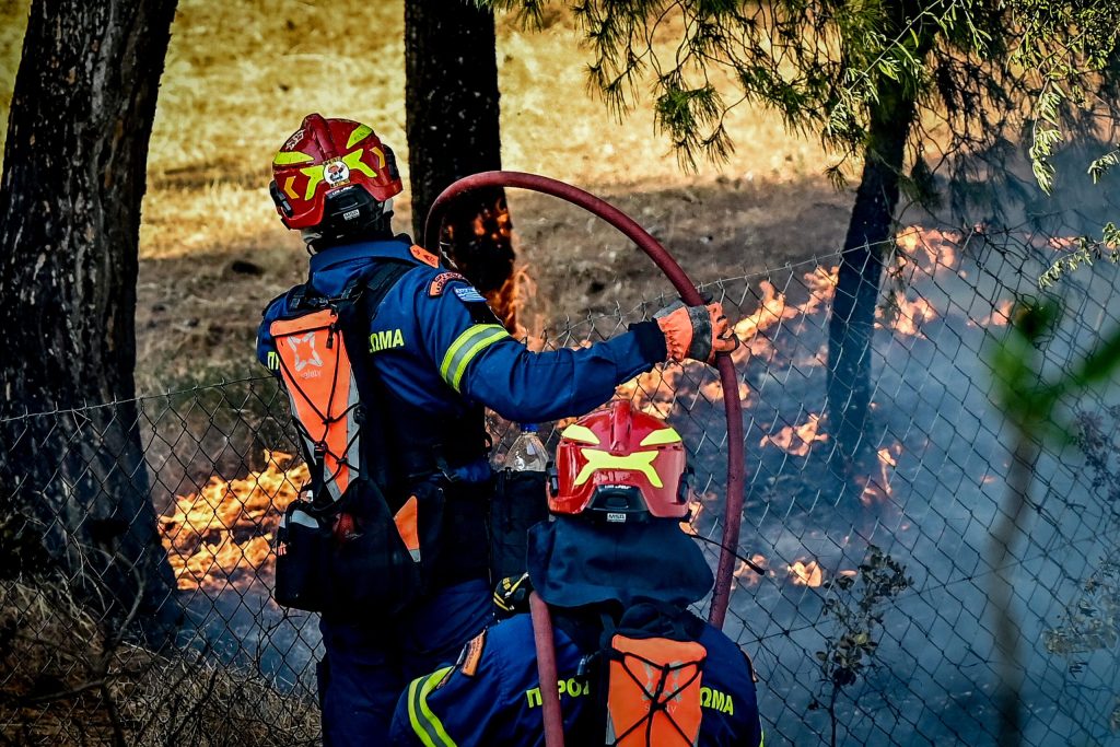 Συναγερμός στη ΒΙ.ΠΕ. Πάτρας: Στις φλόγες εργοστάσιο – Ισχυρή δύναμη της Πυροσβεστικής στο σημείο