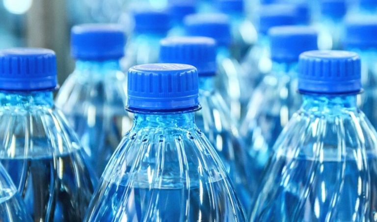 Νέα καπάκια στα μπουκάλια «ρίχνονται» στη μάχη για τη μείωση των περιβαλλοντικών επιπτόσεων
