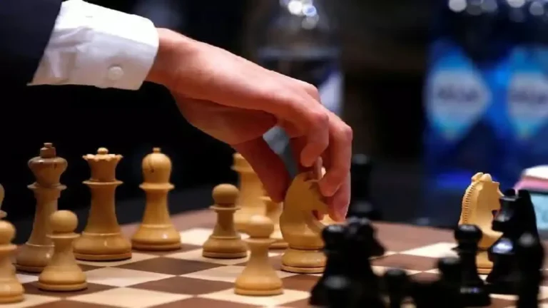 Σε ποια χώρα απαγορεύτηκε το σκάκι και γιατί;