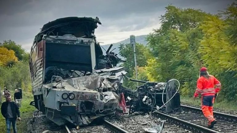 Σλοβακία: Τρομάζει ο ήχος της σύγκρουσης των δύο τρένων (video)