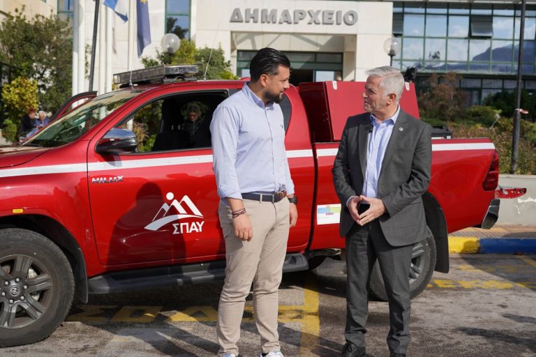 Θωρακίζεται ο Υμηττός: Δωρεά πυροσβεστικού οχήματος από τον ΣΠΑΥ στον Δήμο Ηλιούπολης (photo)