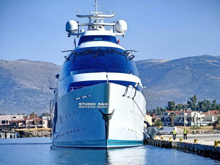 Στο Ναύπλιο το εντυπωσιακό Super Yacht «Yas» (photo+video)