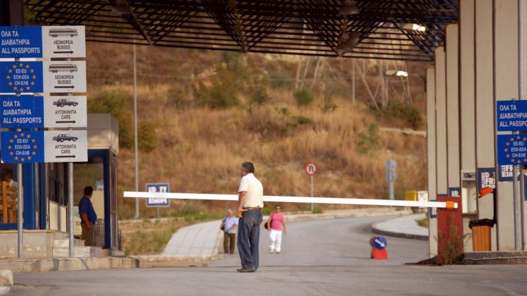 Πώς η ΕΛ.ΑΣ βάζει «μπλόκο» στους δρόμους της αλβανικής μαφίας