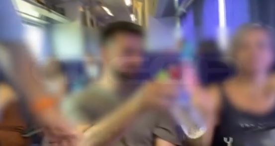«Έβραζε» χωρίς κλιματισμό το τρένο για Θεσσαλονίκη! (VIDEO)