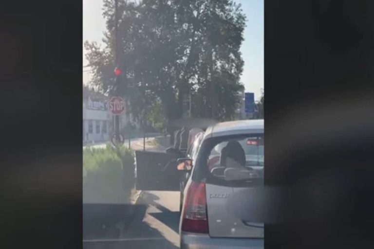 Οδηγός και πεζός «έπαιξαν» μπουνιές με αφορμή το αργό… βάδισμα! (video)