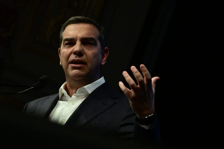 Οι «τρεις σωματοφύλακες» του Τσίπρα και τα μηνύματα της Νίκαιας