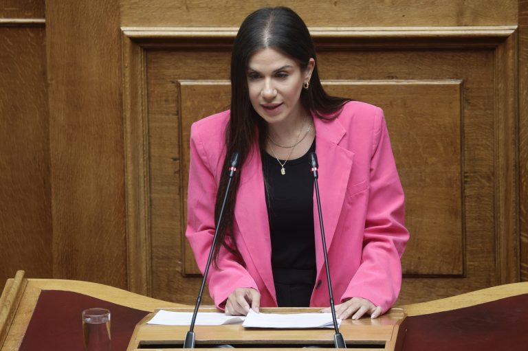 Το παιχνίδι δεν γυρίζει με «πυροτεχνήματα»