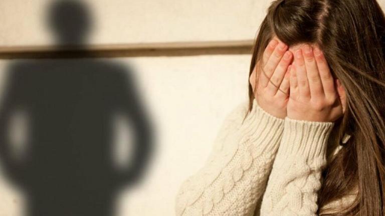 Επιχείρησε να δολοφονήσει τη σύζυγό του: Την τραυμάτισε στο λαιμό